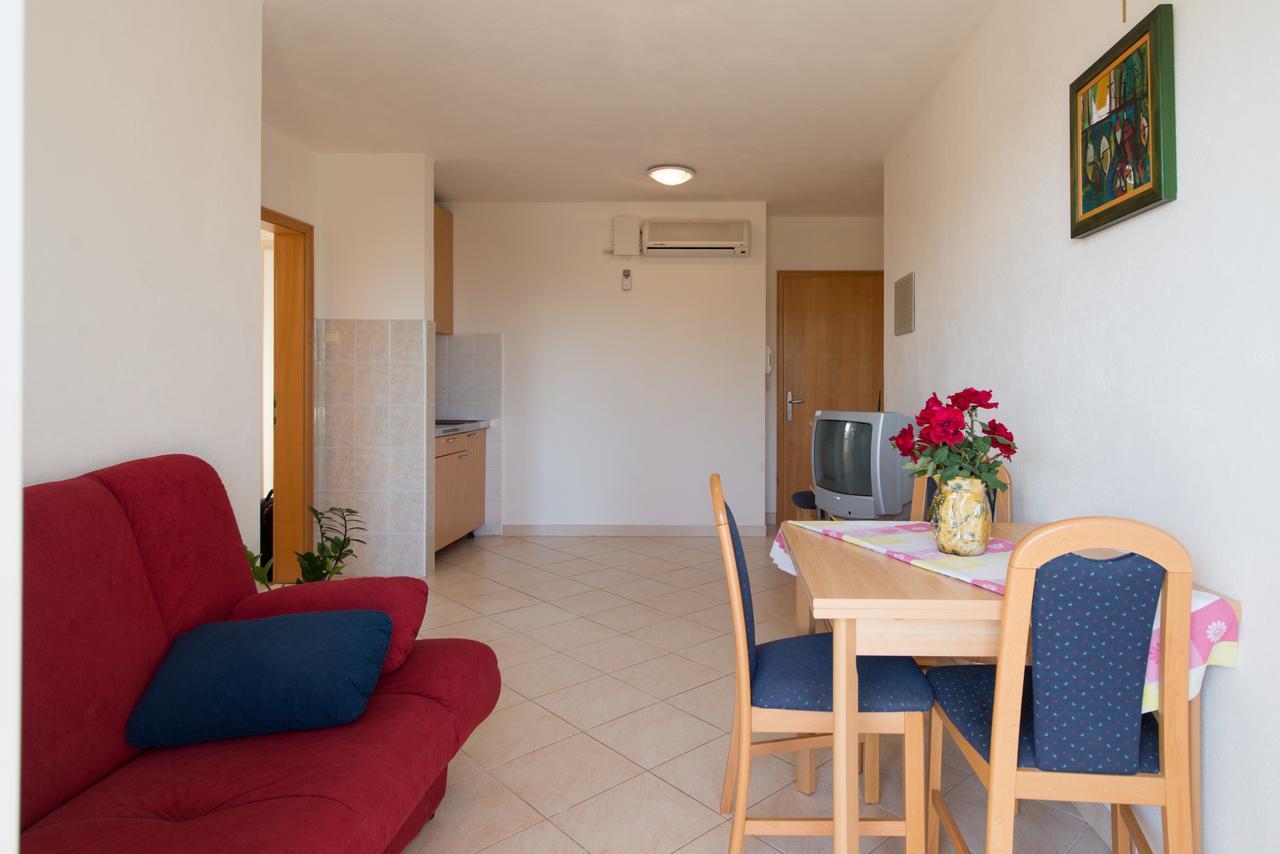Sun House Apartments Bol Zewnętrze zdjęcie
