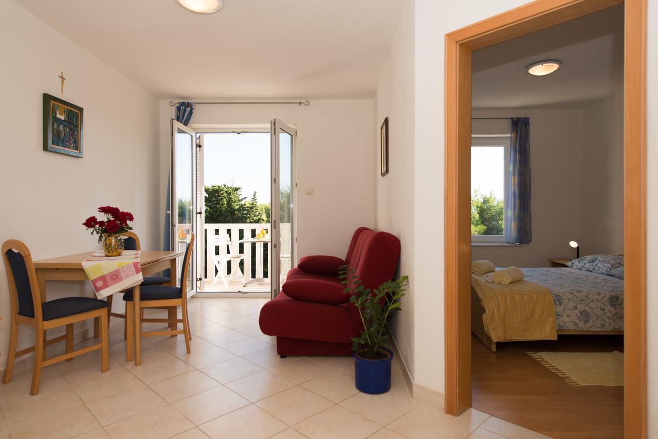 Sun House Apartments Bol Zewnętrze zdjęcie